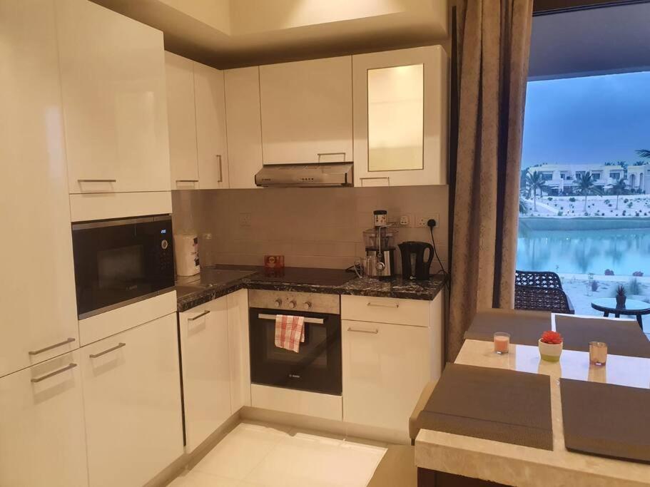 Forest Island In Apartment *